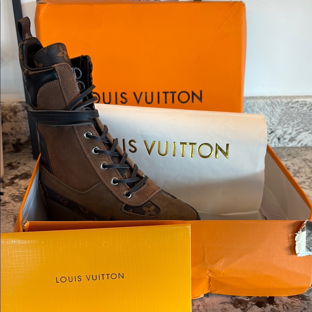 LV look a like desert boots - women’s